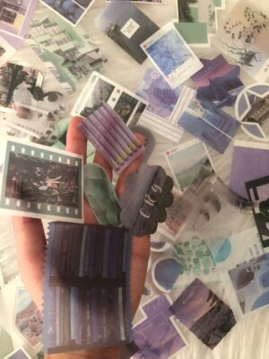Kit com 20 adesivos cores, estampas e tamanhos aleatórios